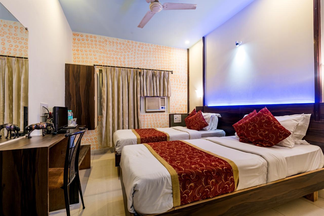 Hotel Panchratna Panvel Exteriér fotografie