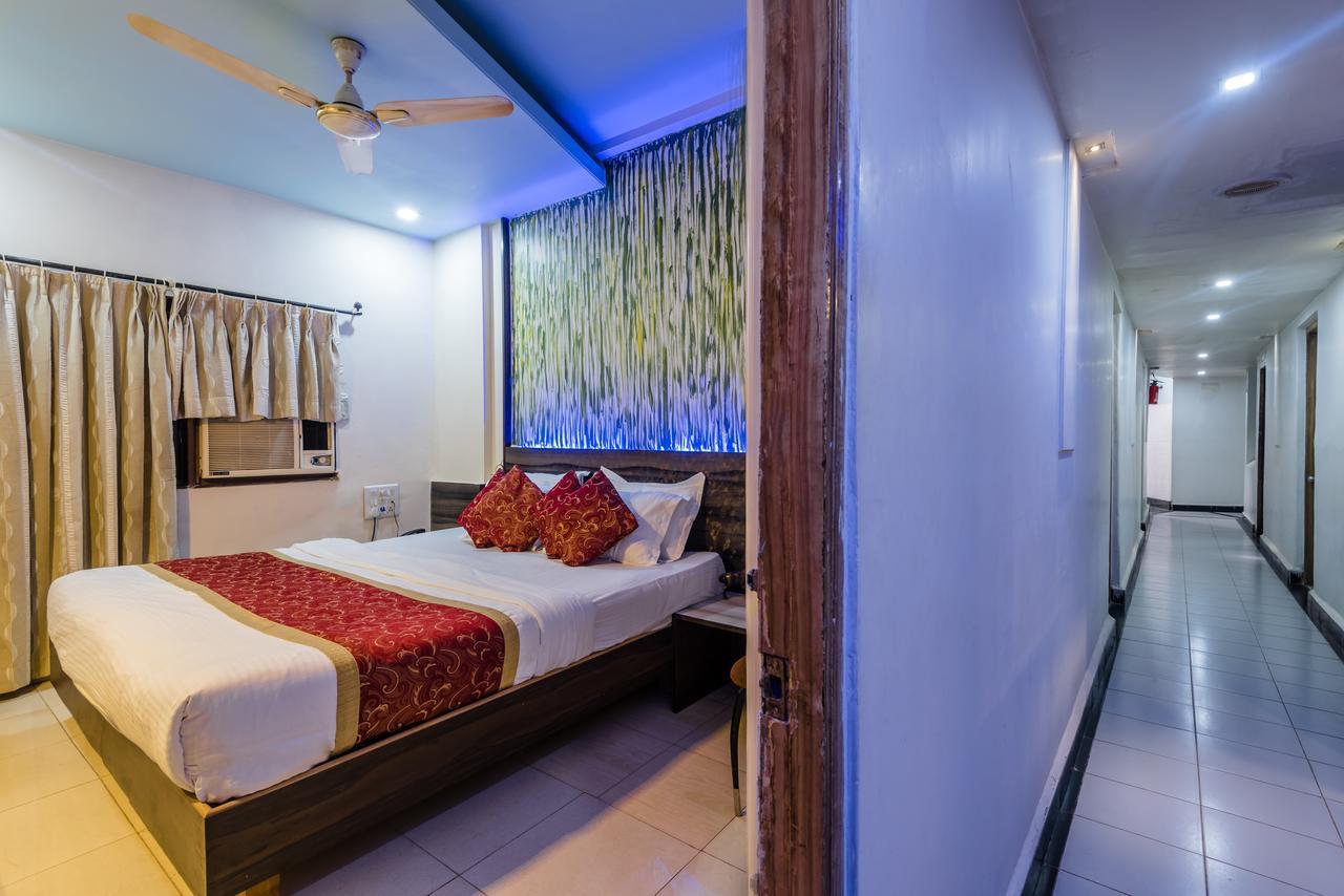 Hotel Panchratna Panvel Exteriér fotografie