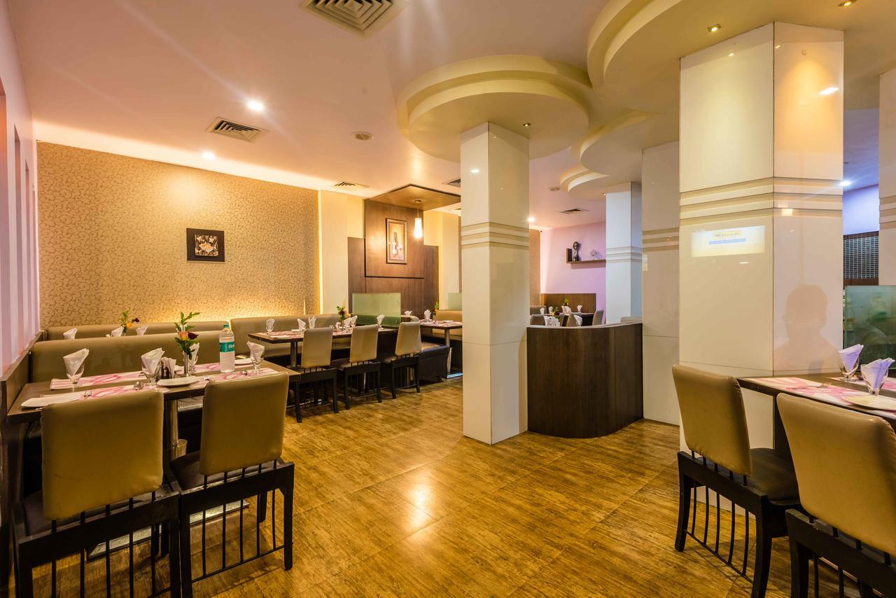 Hotel Panchratna Panvel Exteriér fotografie