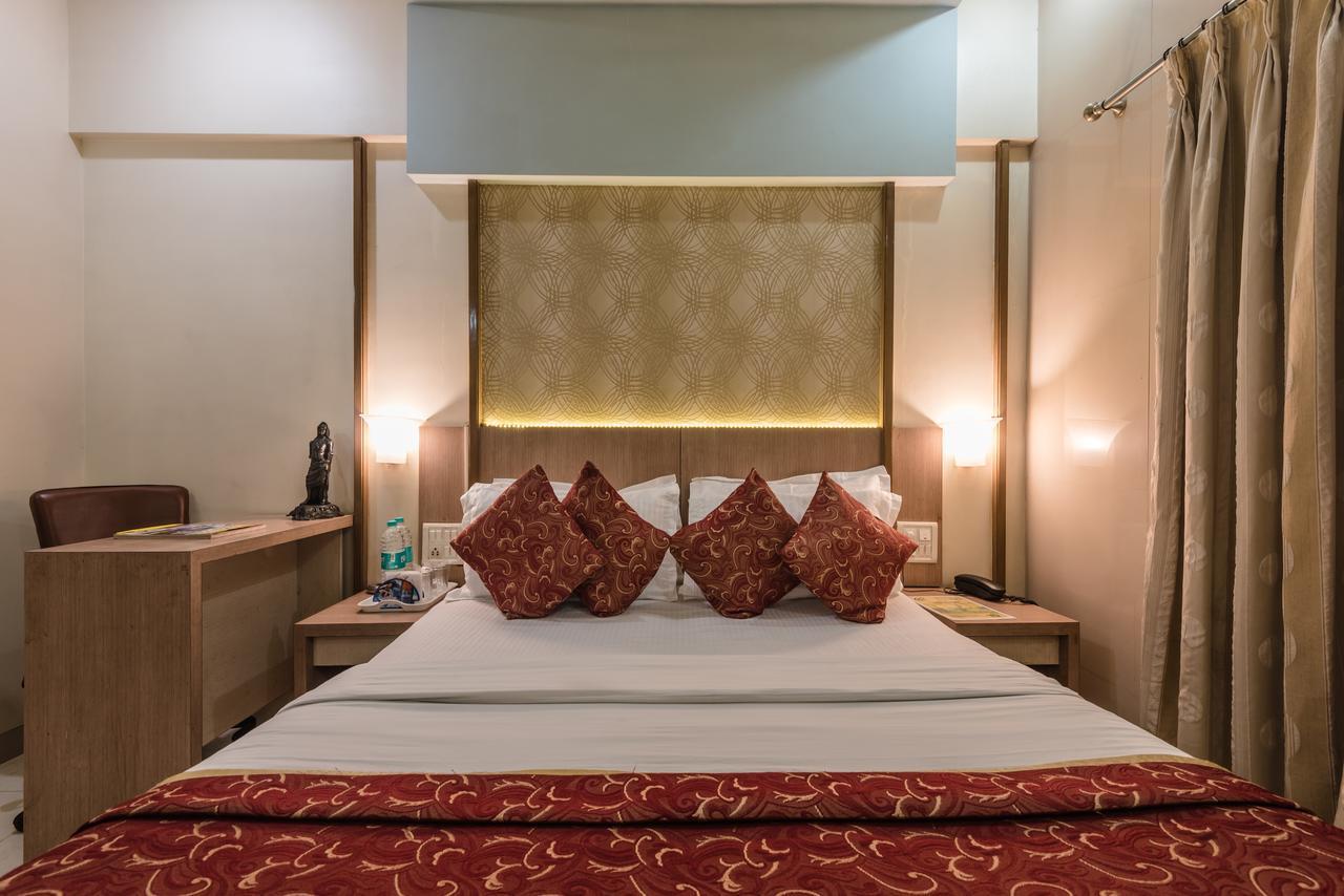 Hotel Panchratna Panvel Exteriér fotografie