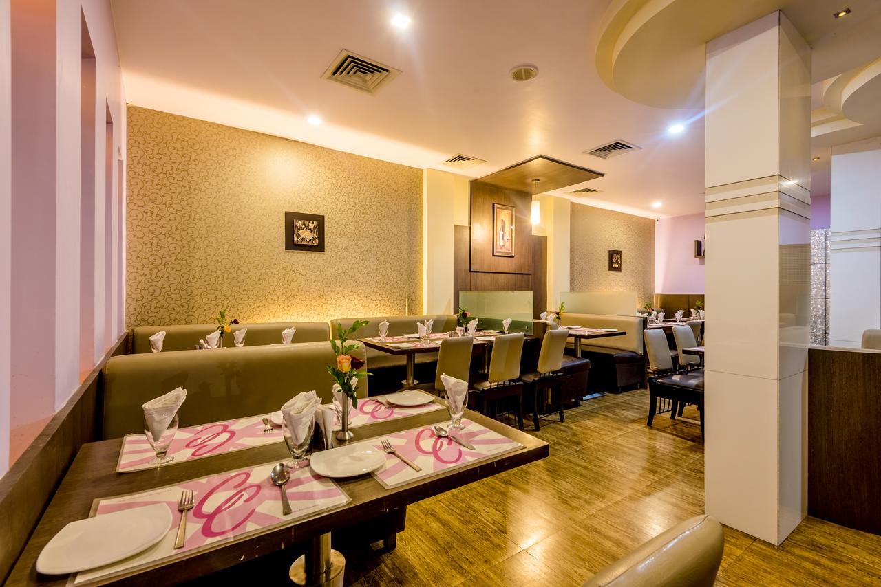 Hotel Panchratna Panvel Exteriér fotografie