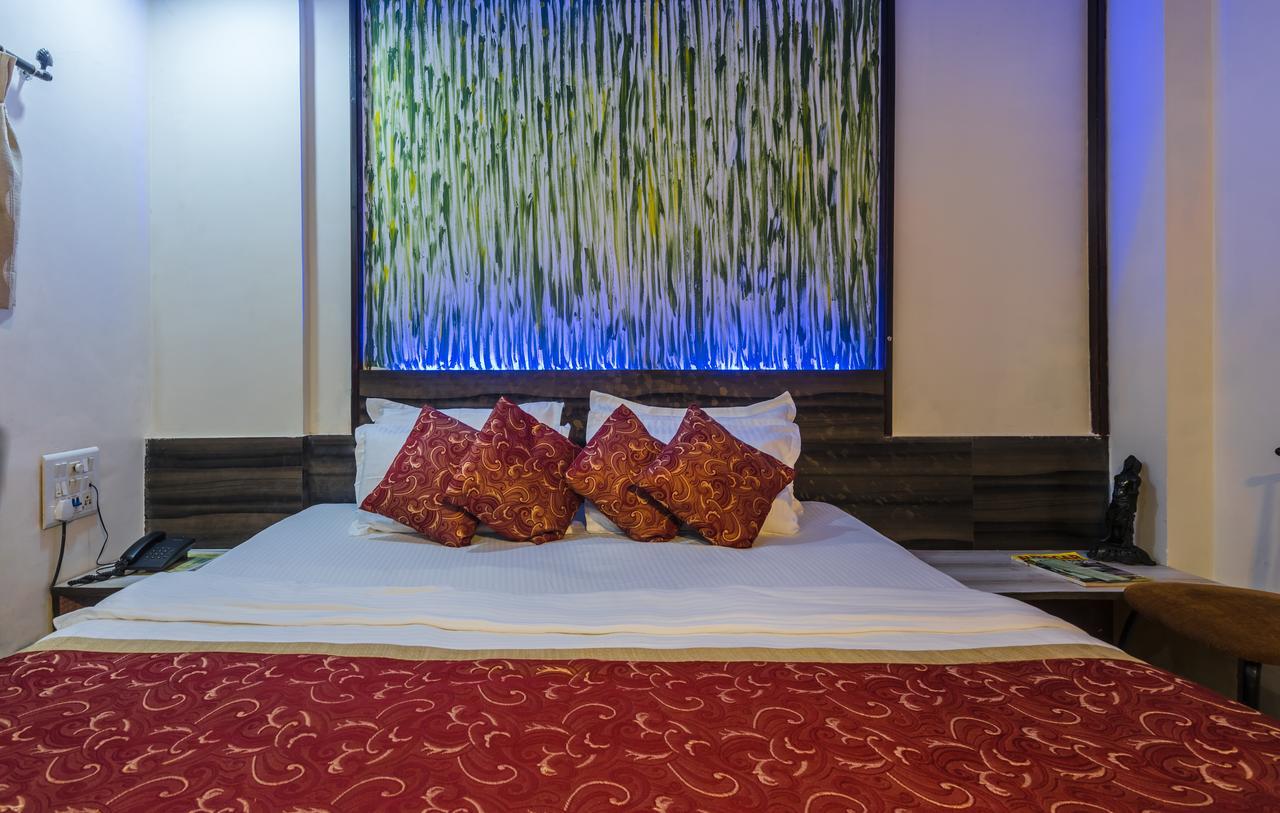 Hotel Panchratna Panvel Exteriér fotografie