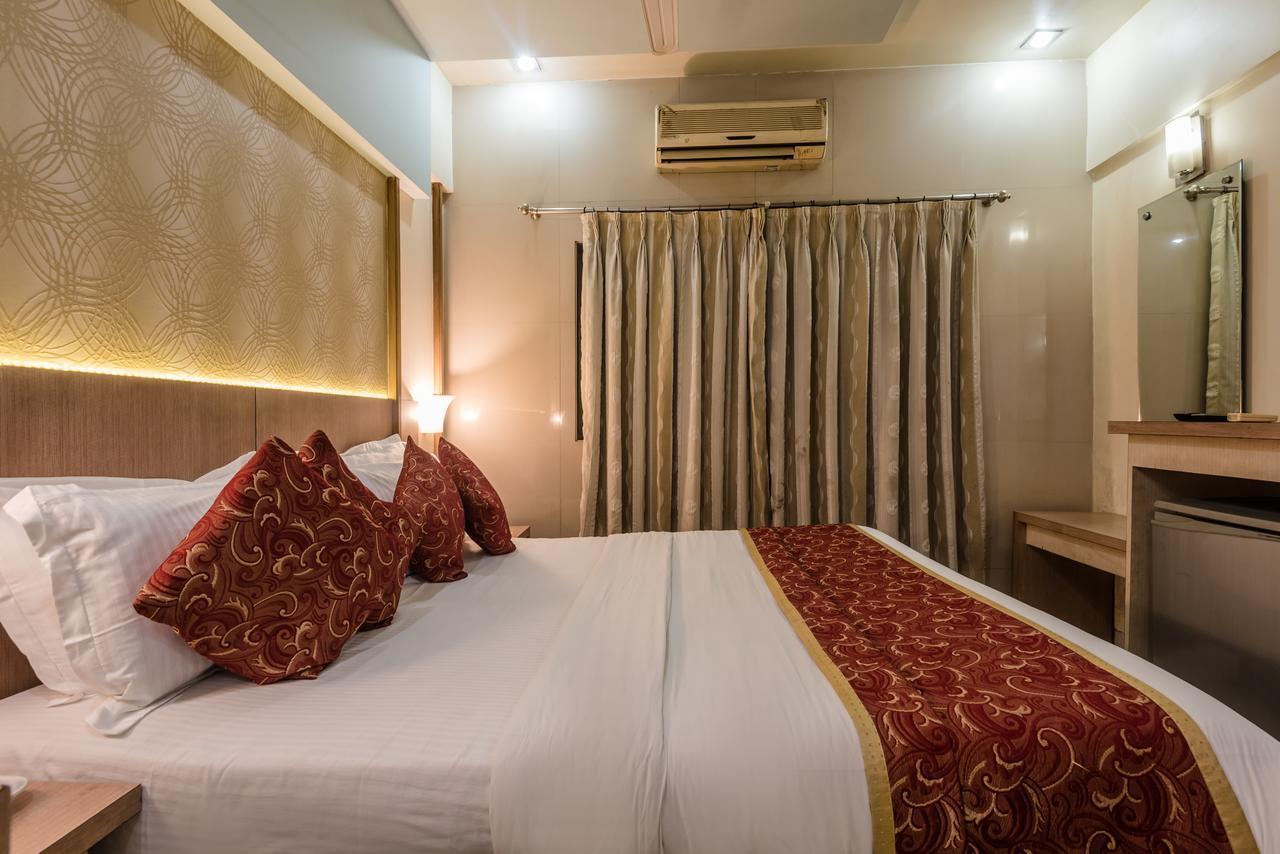 Hotel Panchratna Panvel Exteriér fotografie