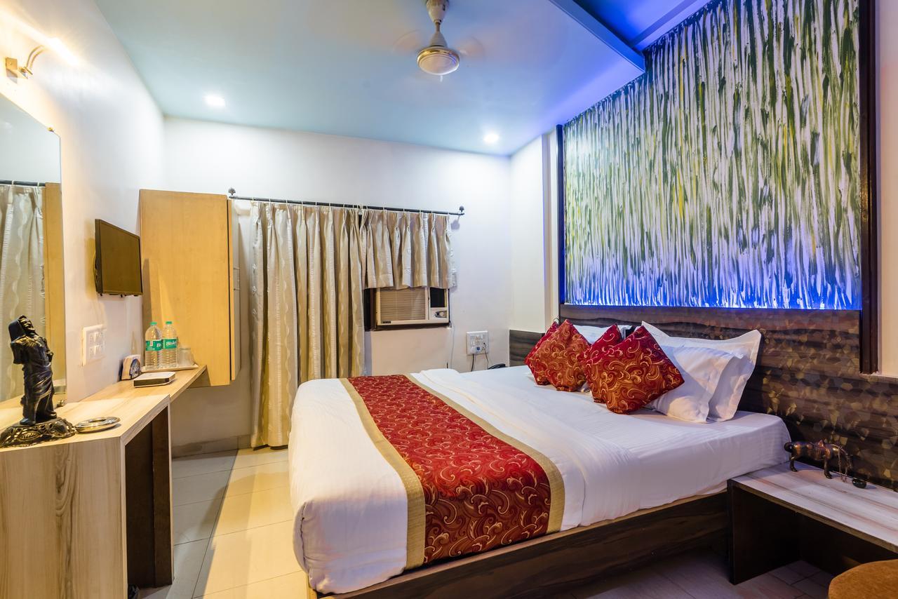 Hotel Panchratna Panvel Exteriér fotografie