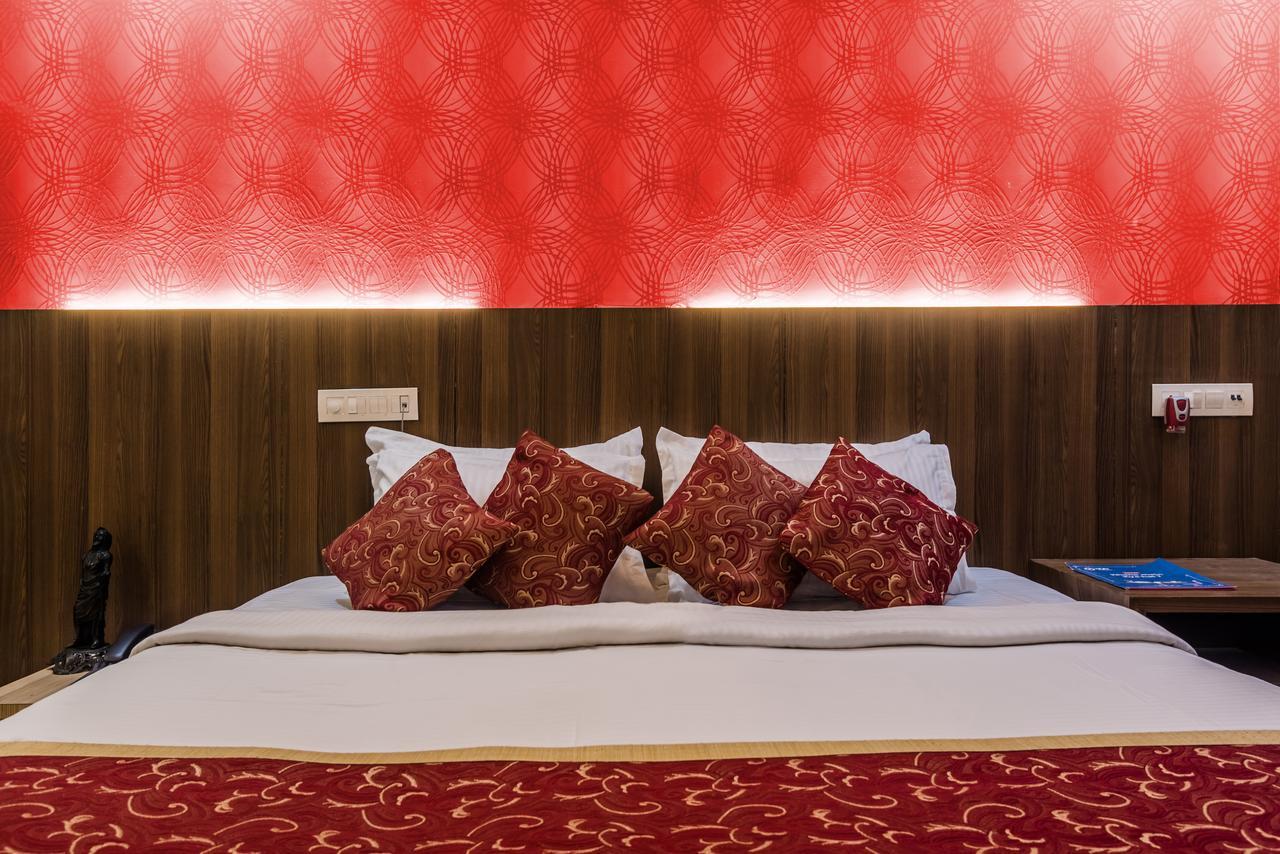 Hotel Panchratna Panvel Exteriér fotografie