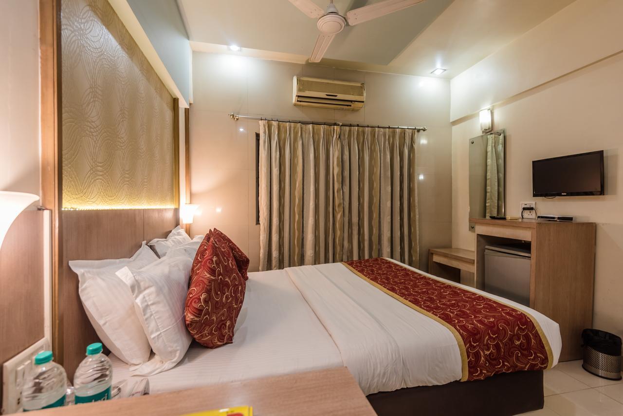 Hotel Panchratna Panvel Exteriér fotografie