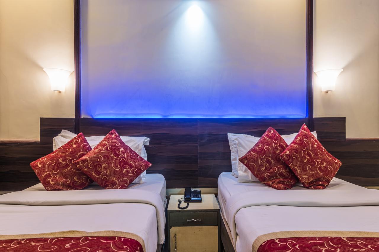 Hotel Panchratna Panvel Exteriér fotografie