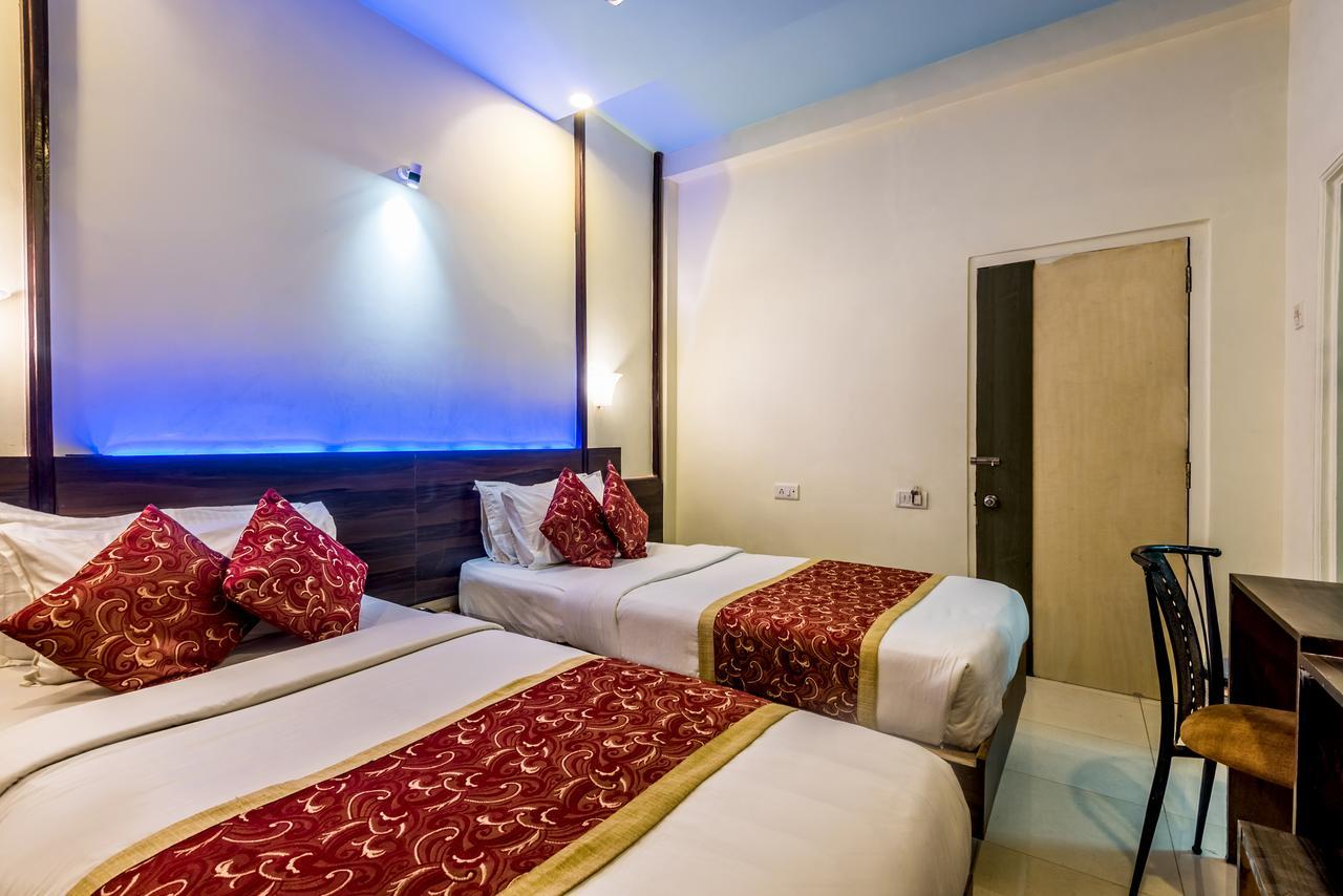 Hotel Panchratna Panvel Exteriér fotografie