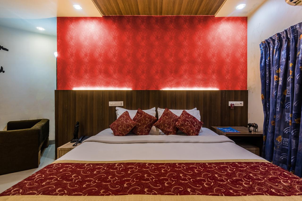 Hotel Panchratna Panvel Exteriér fotografie