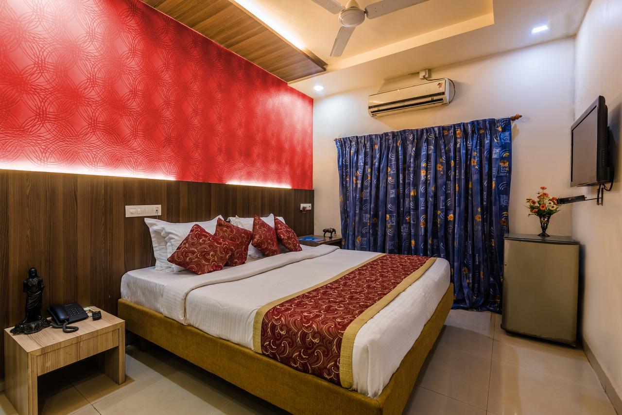 Hotel Panchratna Panvel Exteriér fotografie