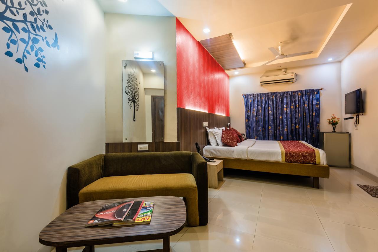 Hotel Panchratna Panvel Exteriér fotografie