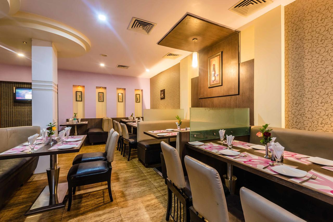 Hotel Panchratna Panvel Exteriér fotografie