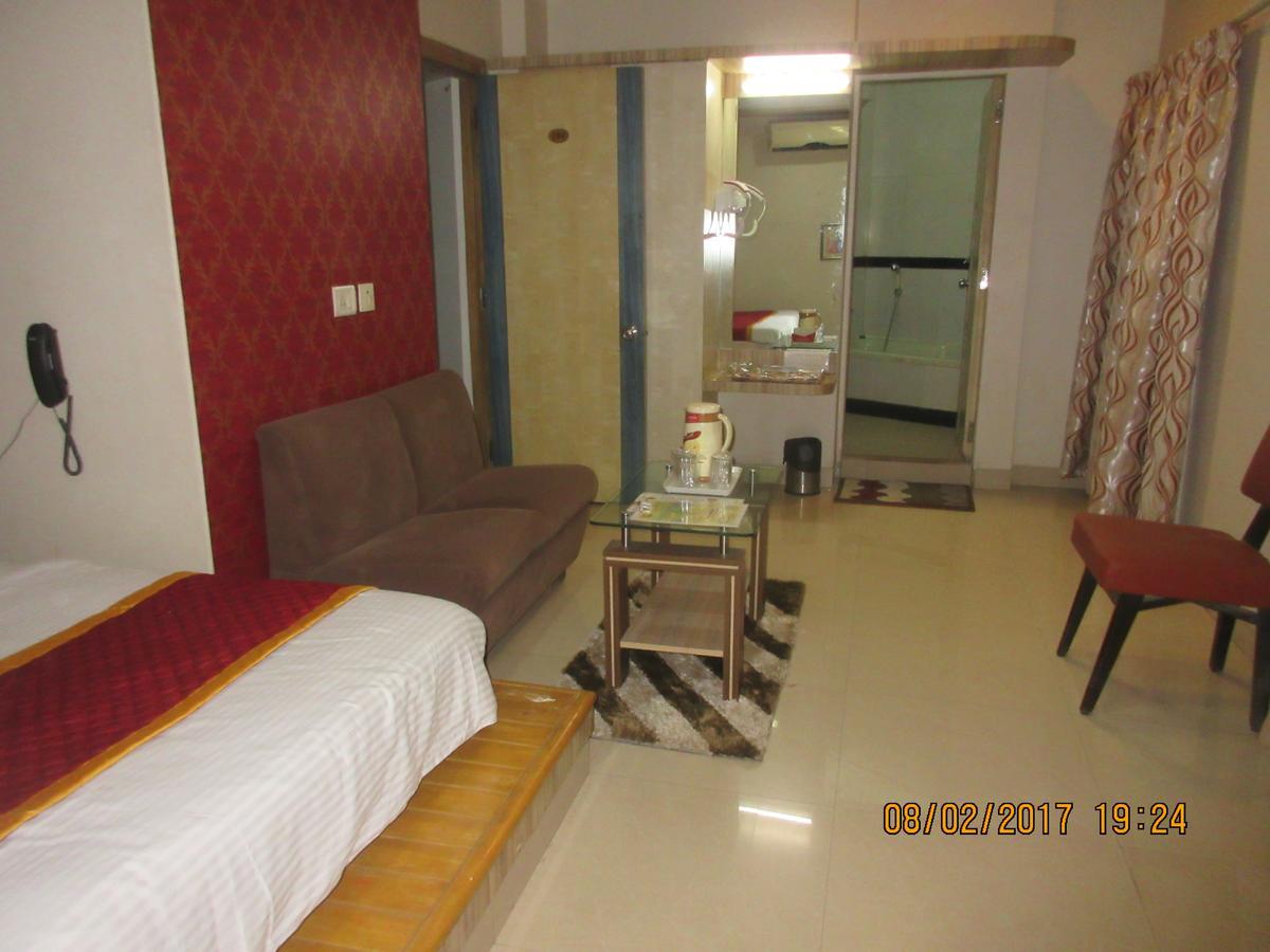 Hotel Panchratna Panvel Exteriér fotografie