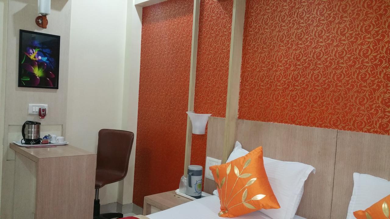Hotel Panchratna Panvel Exteriér fotografie