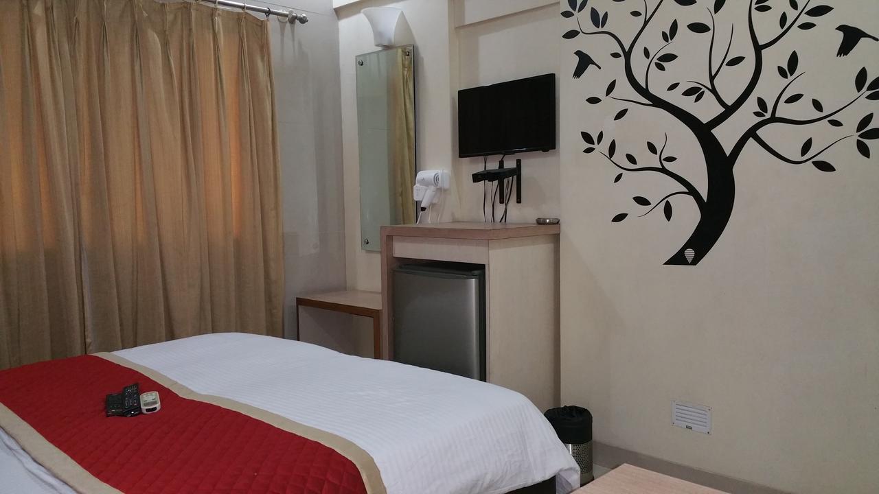 Hotel Panchratna Panvel Exteriér fotografie